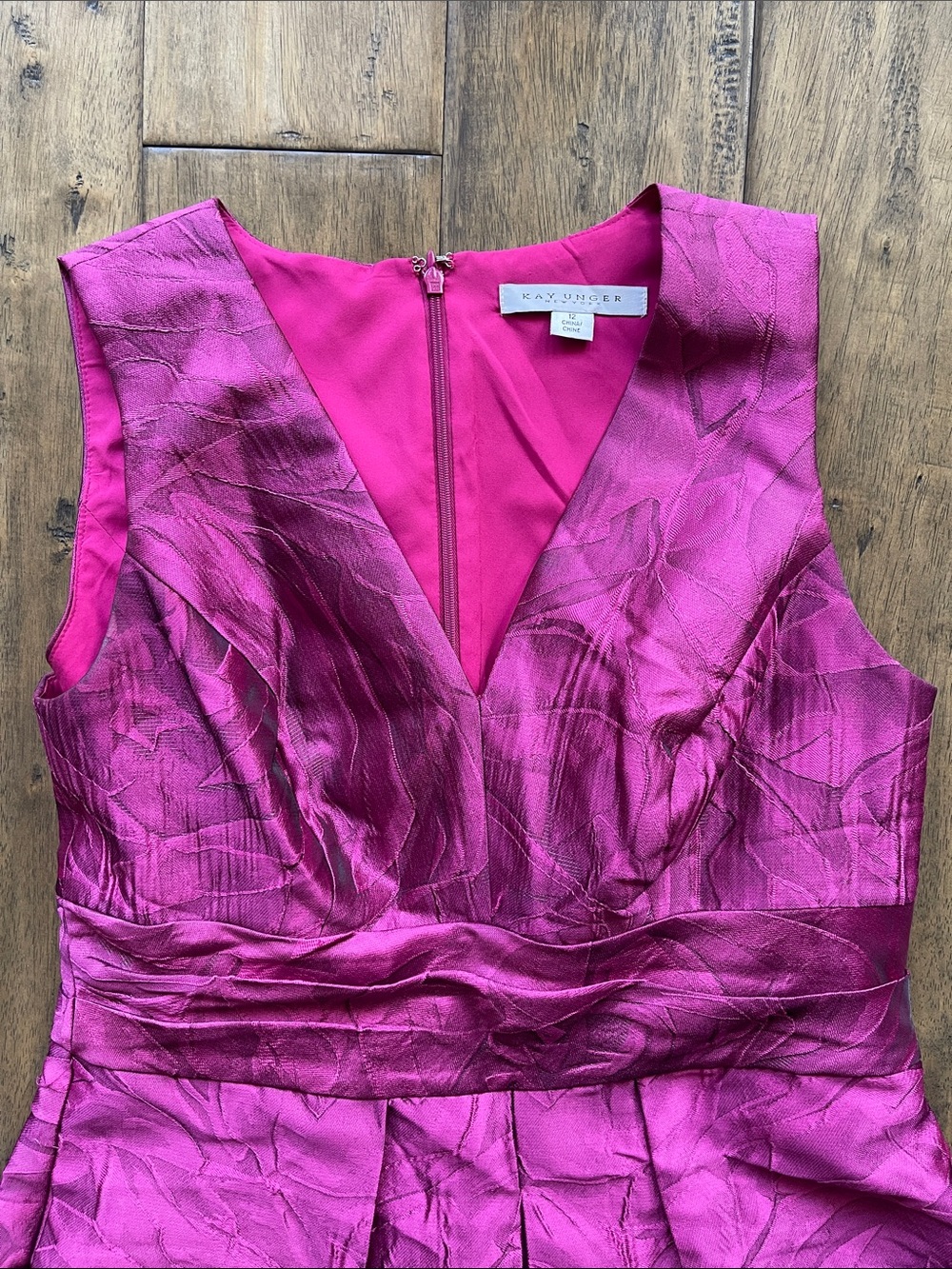 Kay Unger Mariah Gown in Sangria Jacquard Textured Crinkle Pleated Maxi Dress - Picture 6 of 9